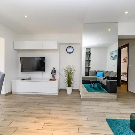 Apartment Maksim And Timon Krk Town