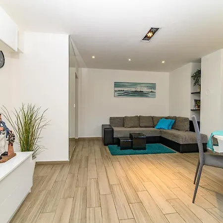 Maksim And Timon Apartment