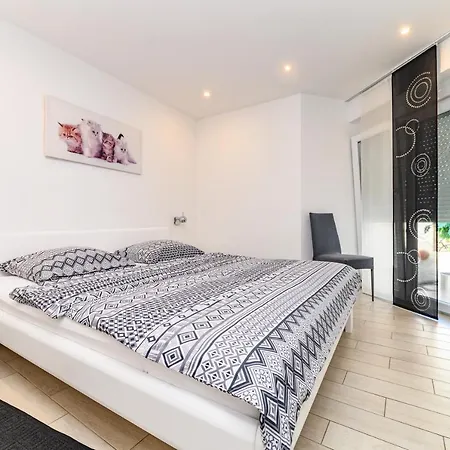 Maksim And Timon Apartman Krk Town